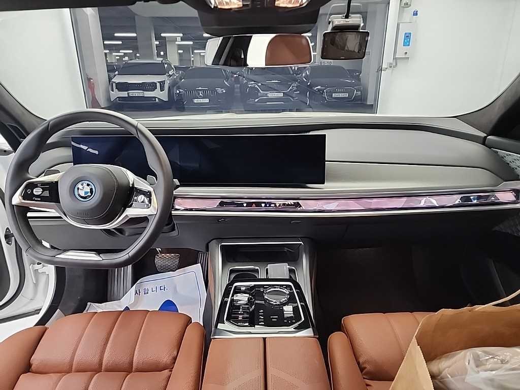 BMW 7시리즈 7시리즈 (G70) 750e xDrive 디자인 퓨어 엑셀런스 이미지 7