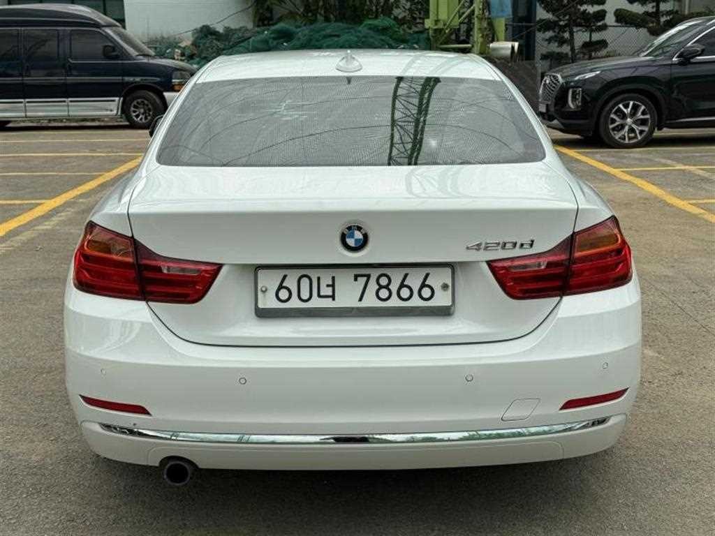 BMW 4시리즈 4시리즈 (F32) 420d 쿠페 럭셔리 이미지 4