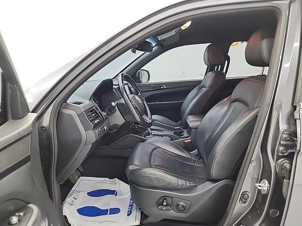 KG모빌리티(쌍용) 렉스턴 렉스턴 스포츠 4WD 디젤 2.2 프레스티지 이미지 11