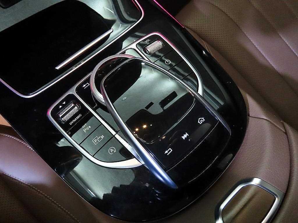벤츠 E 클래스 E-클래스 W213 E300 4MATIC 익스클루시브 이미지 13