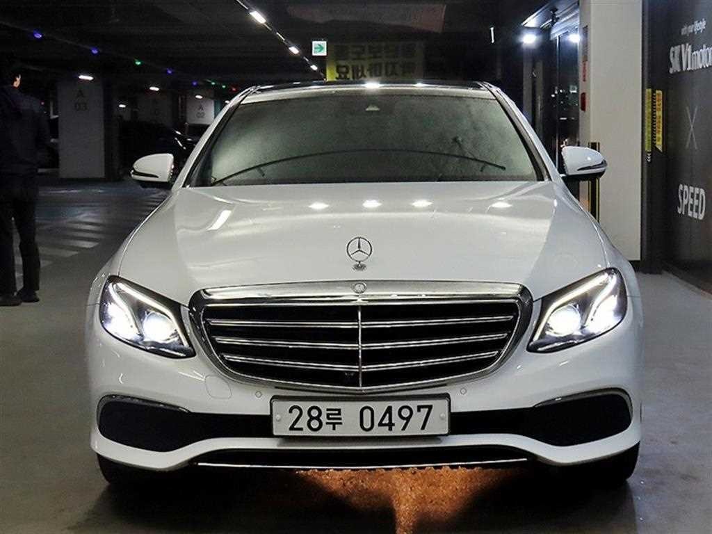 벤츠 E 클래스 E-클래스 W213 E300 4MATIC 익스클루시브 이미지 2
