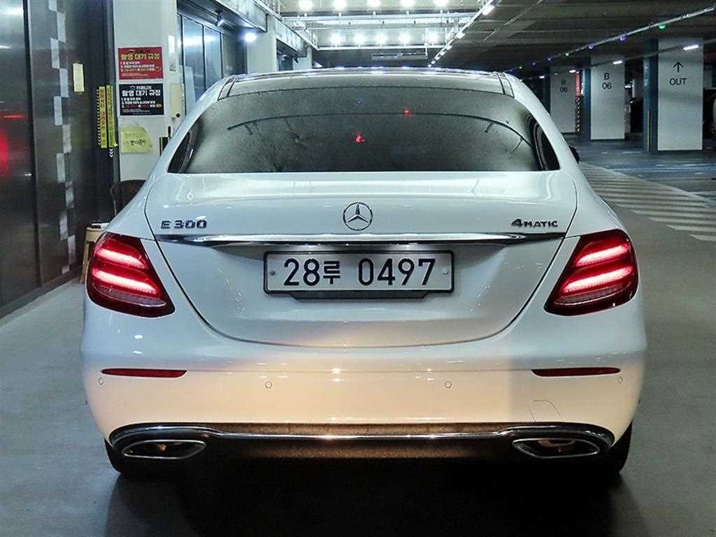 벤츠 E 클래스 E-클래스 W213 E300 4MATIC 익스클루시브 이미지 5
