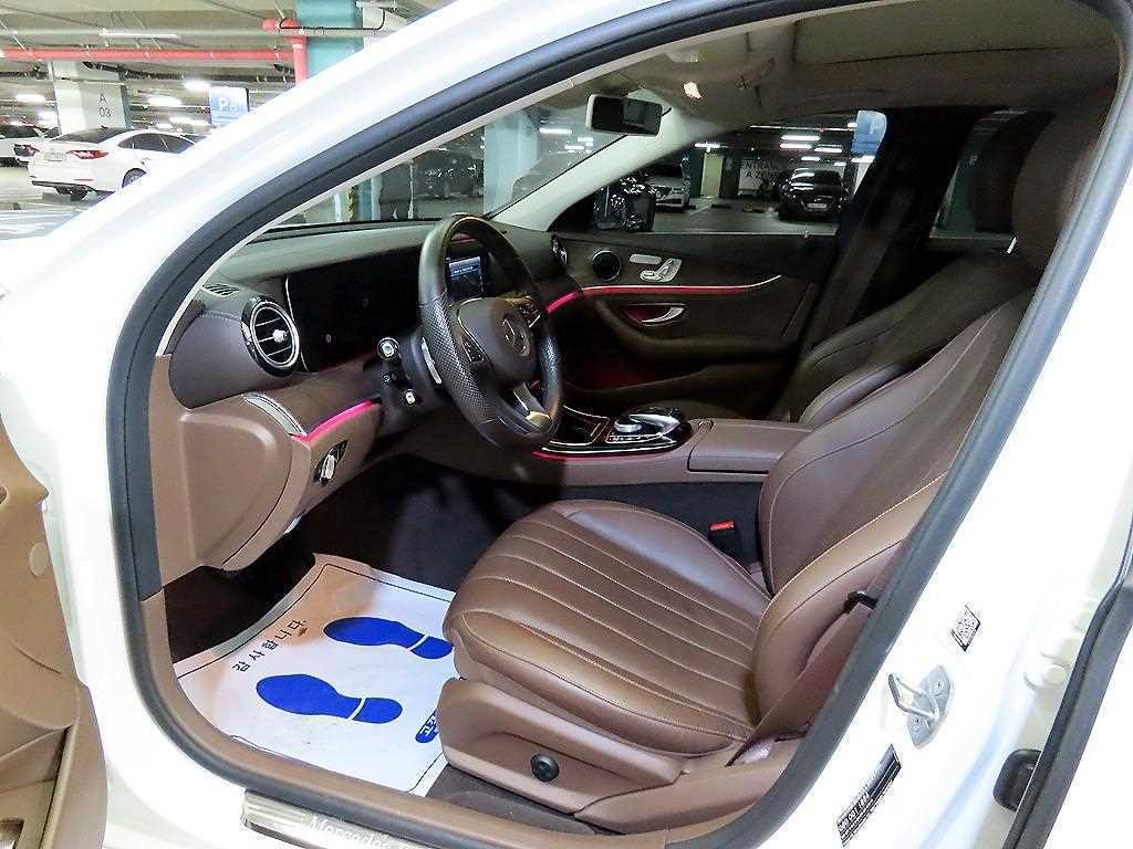 벤츠 E 클래스 E-클래스 W213 E300 4MATIC 익스클루시브 이미지 6