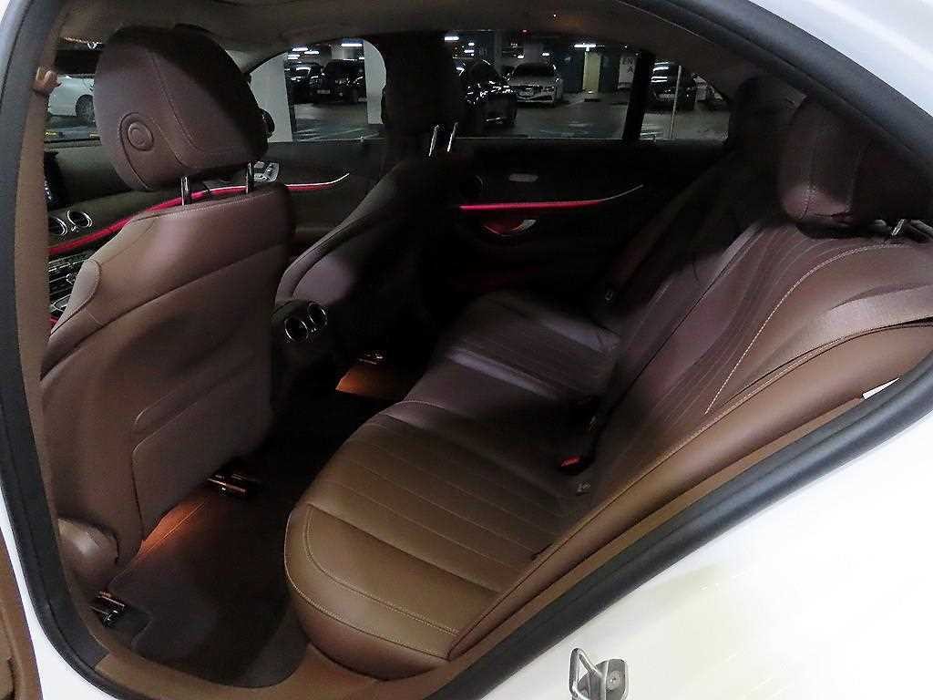 벤츠 E 클래스 E-클래스 W213 E300 4MATIC 익스클루시브 이미지 7