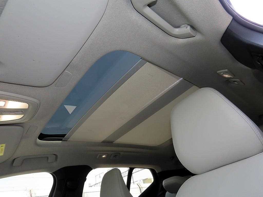 볼보 XC40 B4 AWD 얼티메이트 브라이트 이미지 18