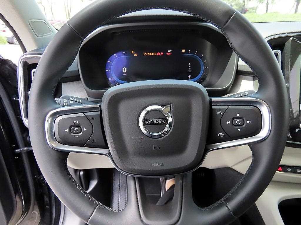 볼보 XC40 B4 AWD 얼티메이트 브라이트 이미지 8