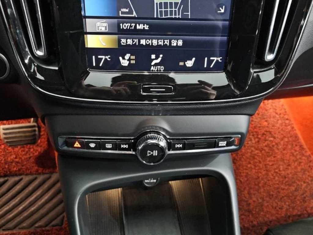 볼보 XC40 T4 4WD R-디자인 이미지 11