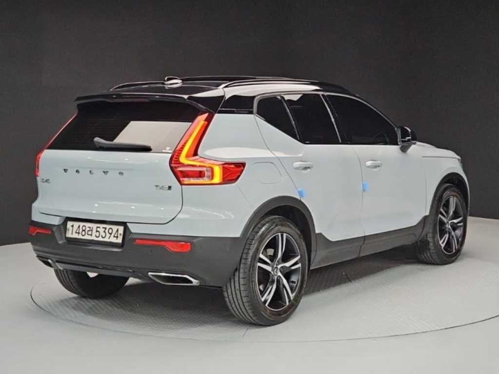 볼보 XC40 T4 4WD R-디자인 이미지 3