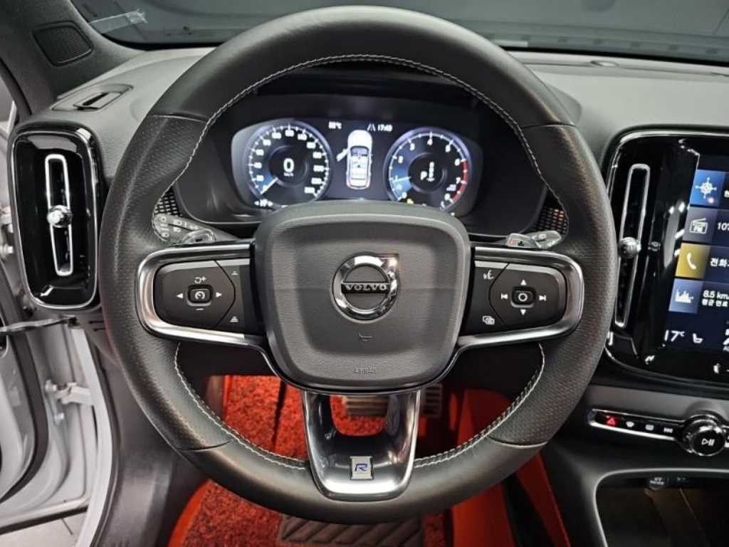 볼보 XC40 T4 4WD R-디자인 이미지 7