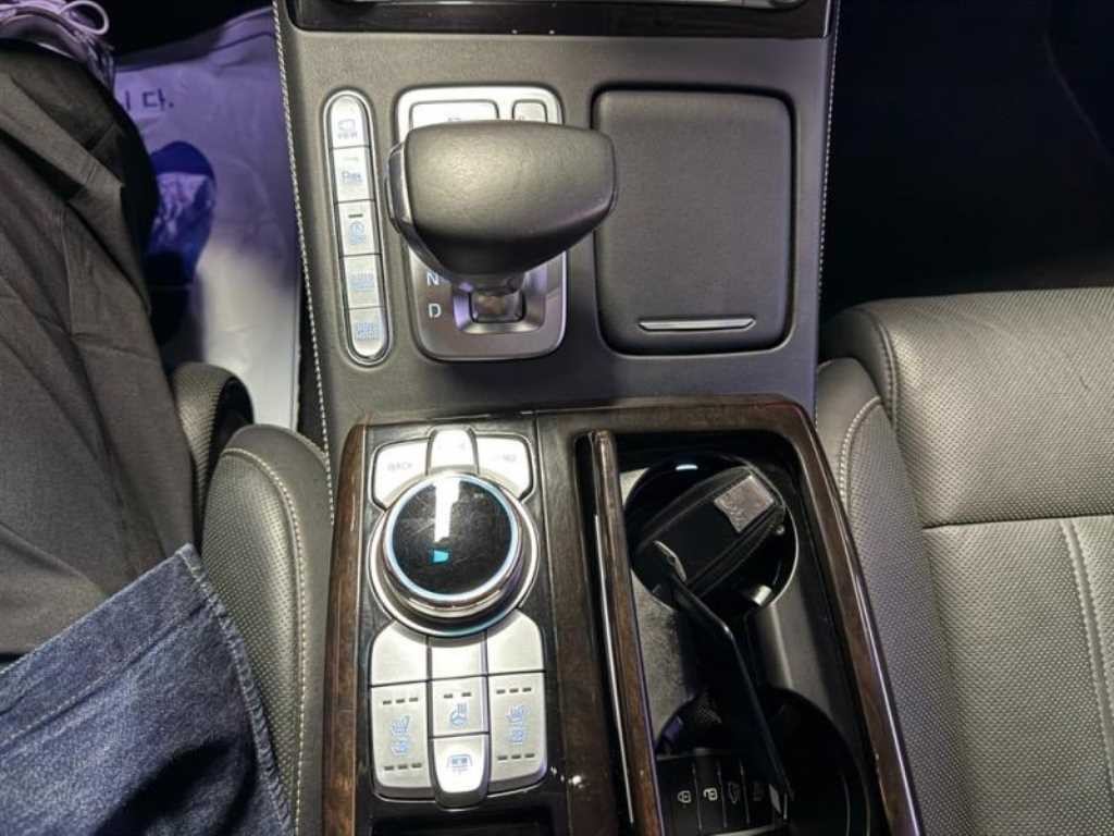 제네시스 G90 3.8 GDI AWD 프리미엄 럭셔리 이미지 15