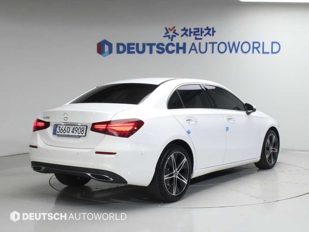 벤츠 A 클래스 A클래스 W177 A220 세단 이미지 2
