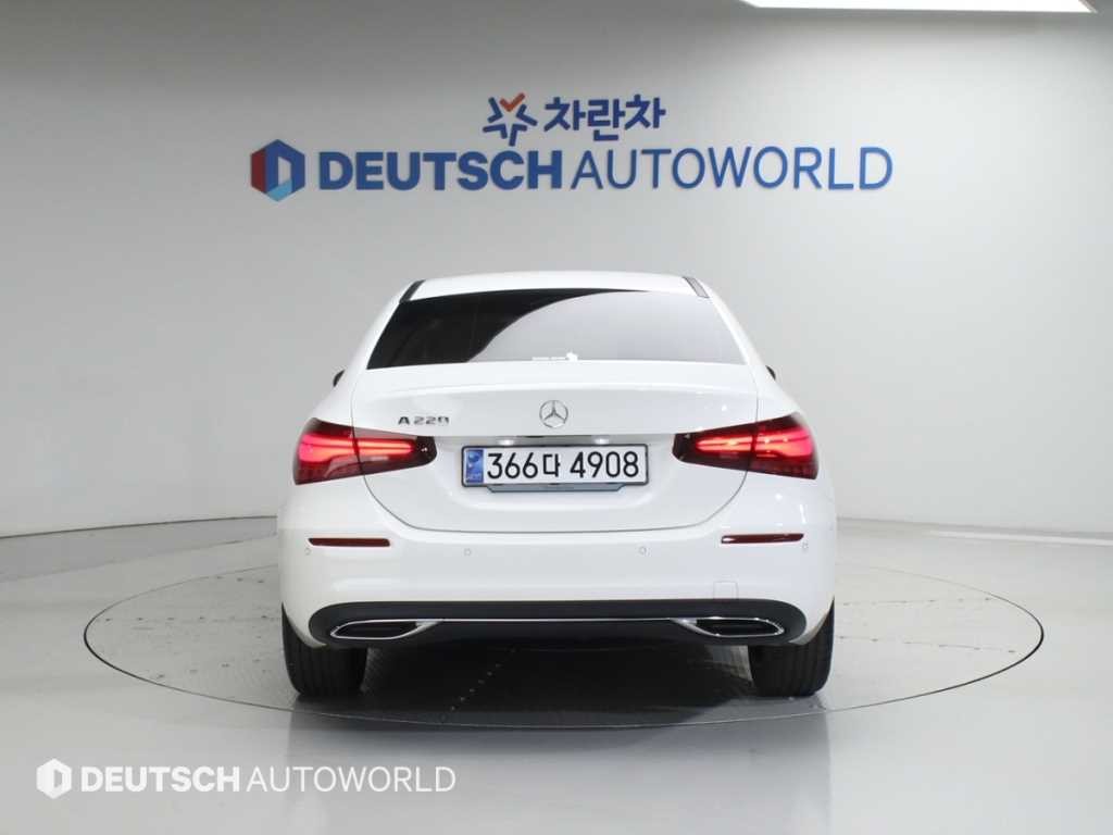벤츠 A 클래스 A클래스 W177 A220 세단 이미지 4