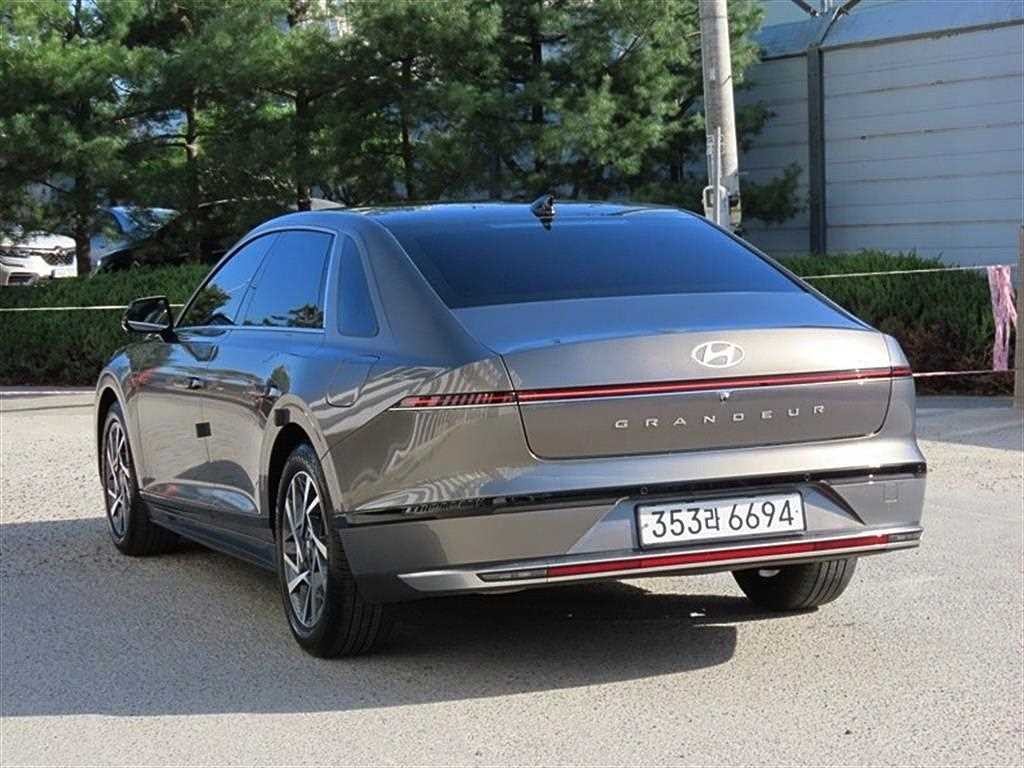 현대 그랜저 그랜저 (GN7) 가솔린 2.5 2WD 익스클루시브 이미지 3