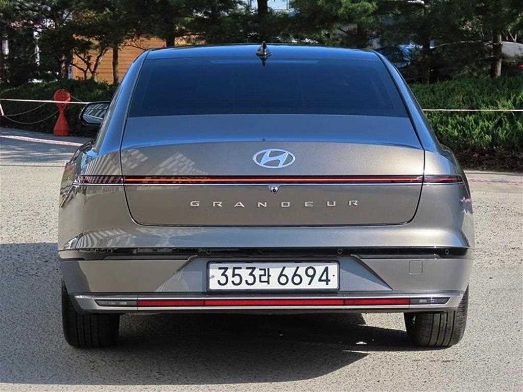현대 그랜저 그랜저 (GN7) 가솔린 2.5 2WD 익스클루시브 이미지 4