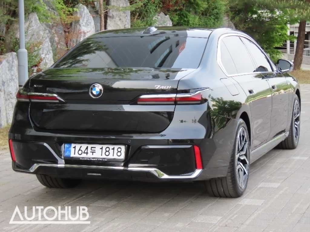 BMW 7시리즈 7시리즈 (G70) 740i xDrive M 스포츠 이미지 3