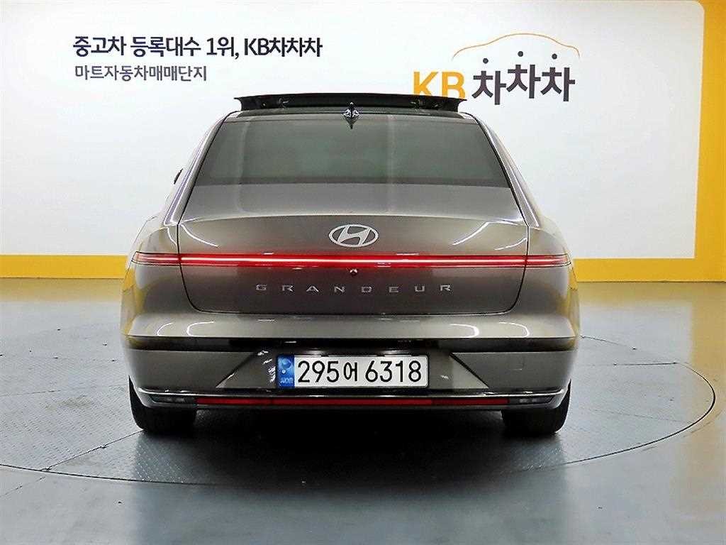 현대 그랜저 그랜저 하이브리드 (GN7) 캘리그래피 이미지 3