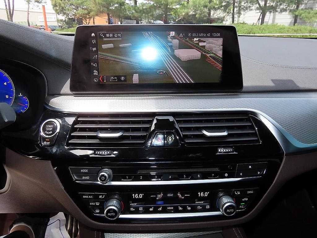 BMW 5시리즈 5시리즈 (G30) 520d xDrive M 스포츠 플러스 이미지 13