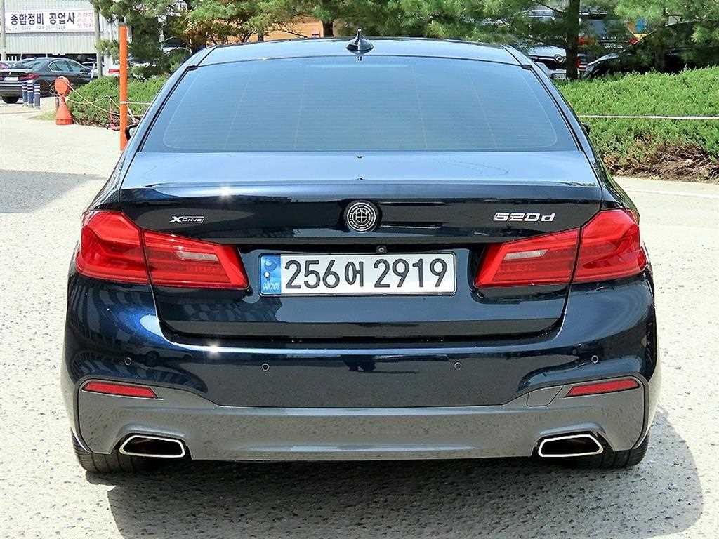 BMW 5시리즈 5시리즈 (G30) 520d xDrive M 스포츠 플러스 이미지 4