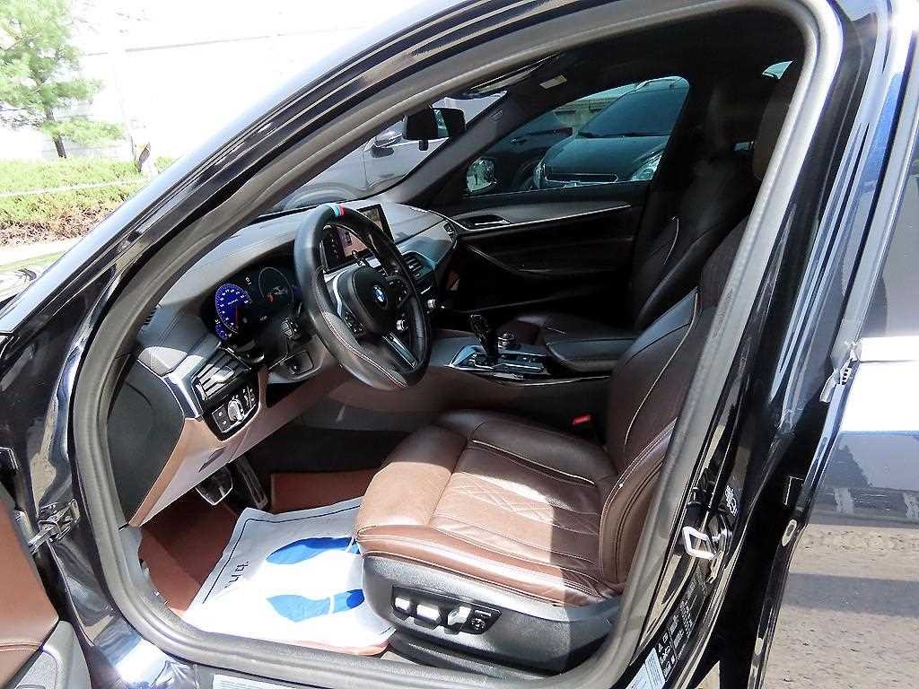 BMW 5시리즈 5시리즈 (G30) 520d xDrive M 스포츠 플러스 이미지 5