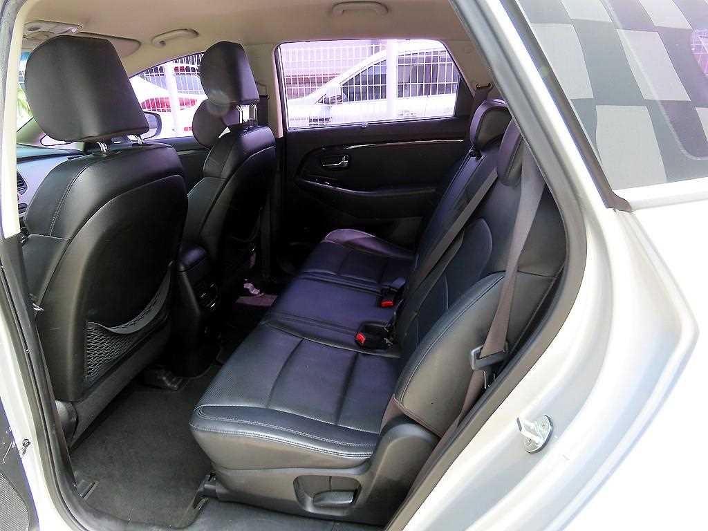 기아 카렌스 올뉴 카렌스 1.7 VGT 프레스티지 이미지 6