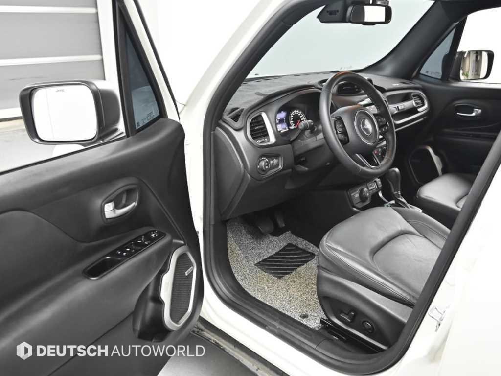 지프 레니게이드 2.4 리미티드 AWD 이미지 11