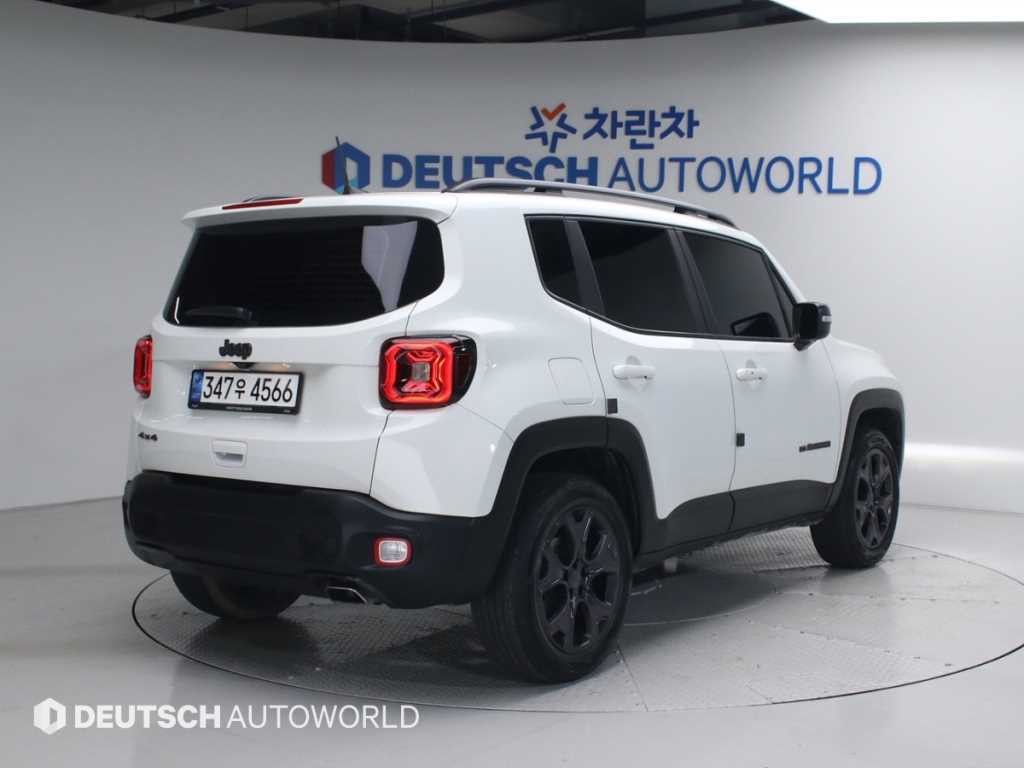 지프 레니게이드 2.4 리미티드 AWD 이미지 2