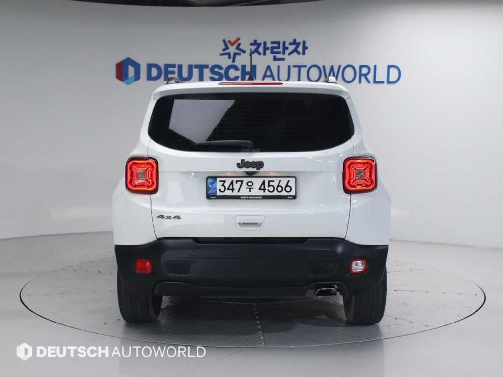 지프 레니게이드 2.4 리미티드 AWD 이미지 4