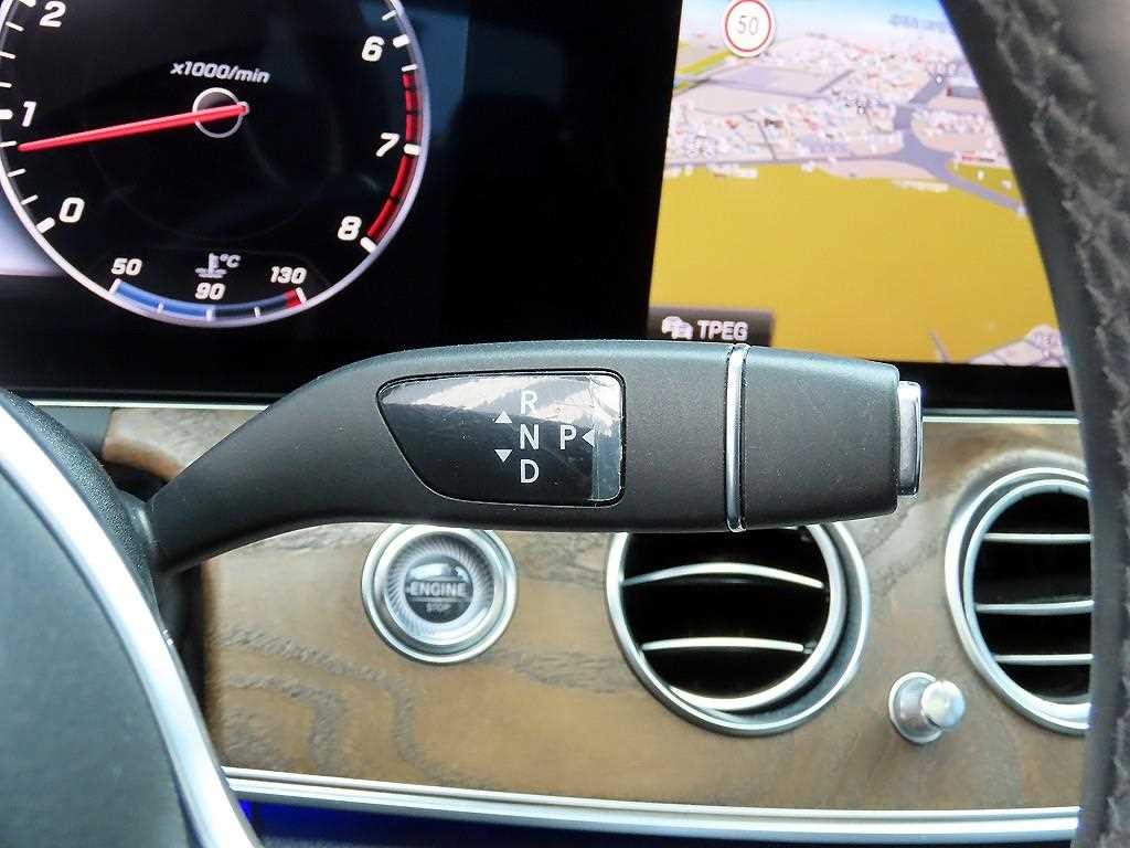 벤츠 E 클래스 E-클래스 W213 E300 4MATIC 익스클루시브 이미지 11