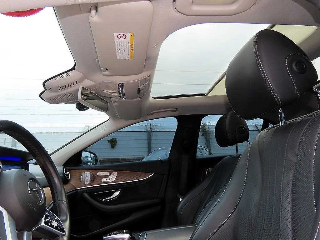 벤츠 E 클래스 E-클래스 W213 E300 4MATIC 익스클루시브 이미지 16