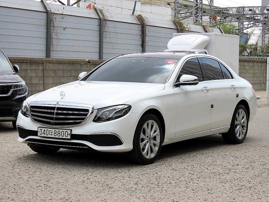 벤츠 E 클래스 E-클래스 W213 E300 4MATIC 익스클루시브 이미지 2