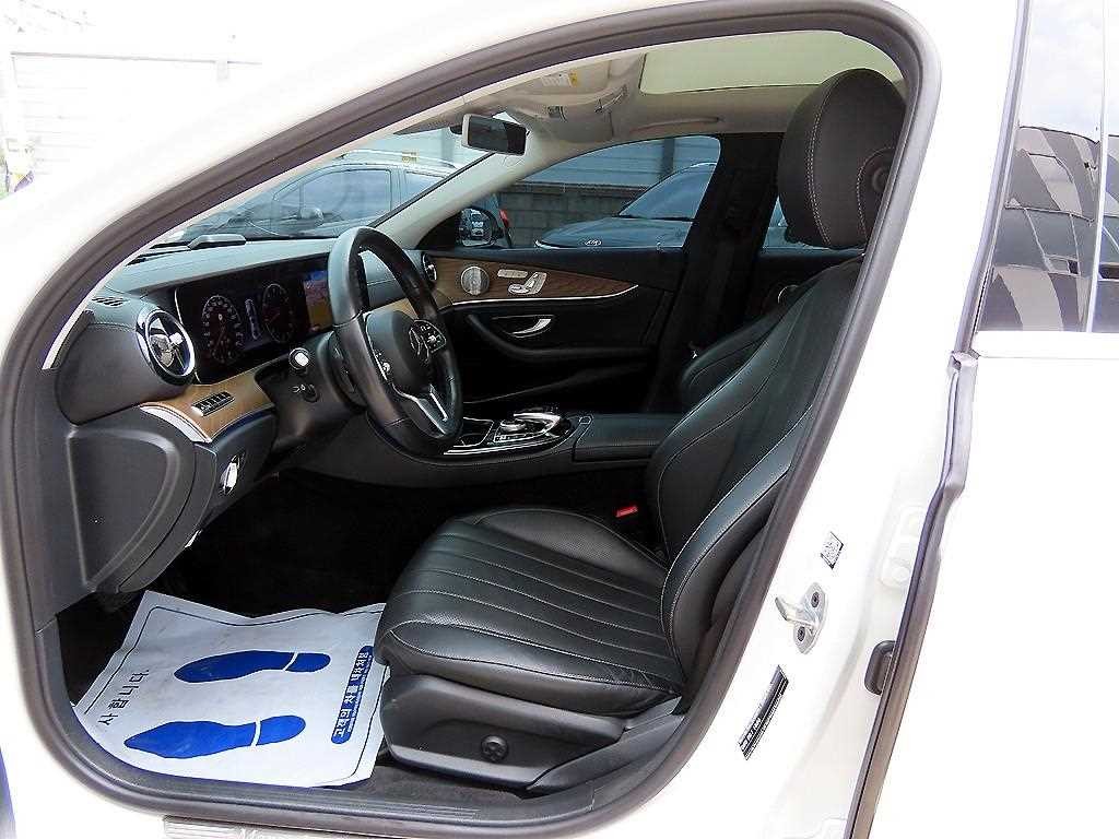 벤츠 E 클래스 E-클래스 W213 E300 4MATIC 익스클루시브 이미지 5