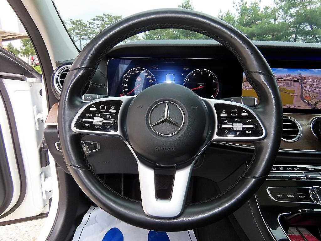 벤츠 E 클래스 E-클래스 W213 E300 4MATIC 익스클루시브 이미지 8