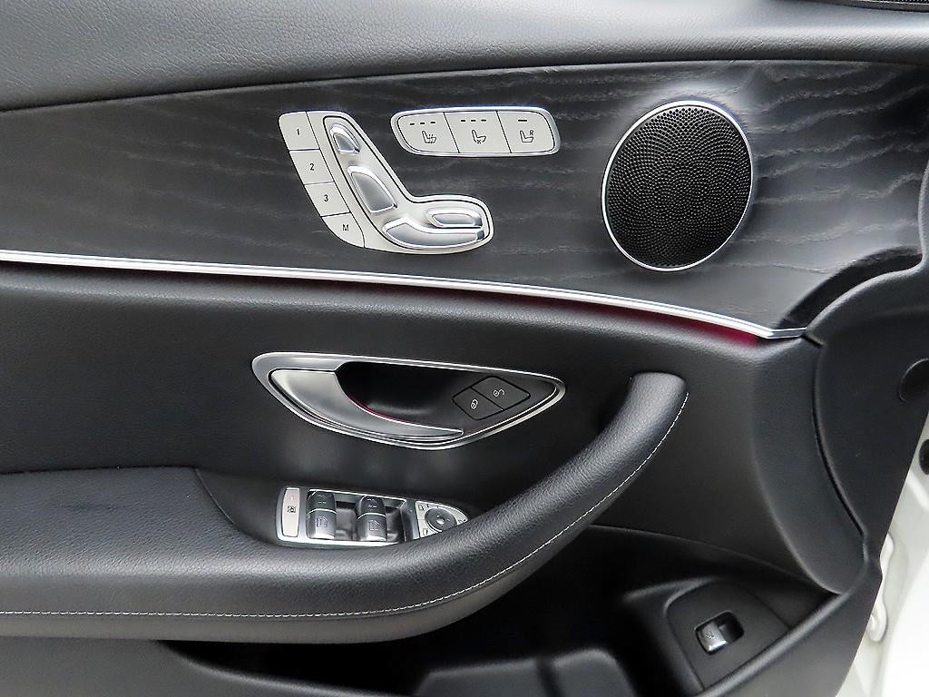 벤츠 E 클래스 E-클래스 W213 E300 4MATIC 아방가르드 이미지 11