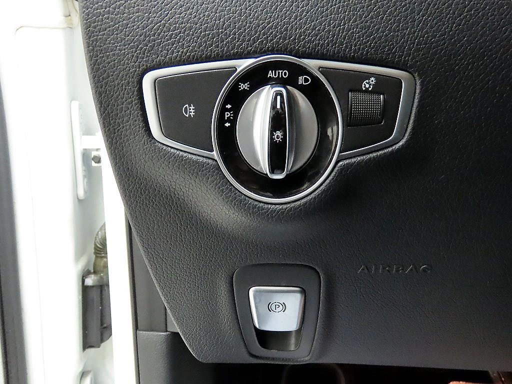 벤츠 E 클래스 E-클래스 W213 E300 4MATIC 아방가르드 이미지 12