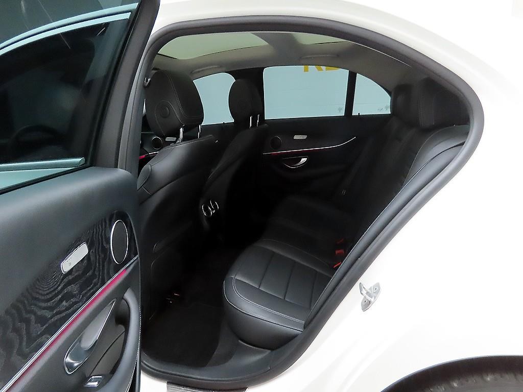 벤츠 E 클래스 E-클래스 W213 E300 4MATIC 아방가르드 이미지 14
