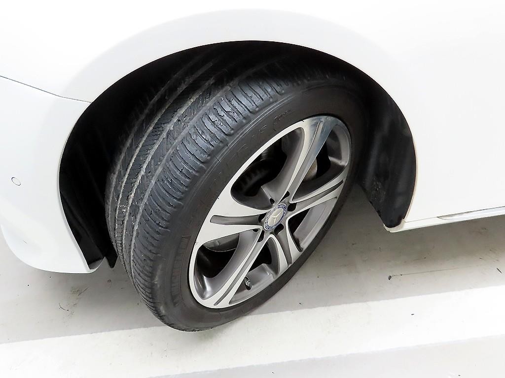 벤츠 E 클래스 E-클래스 W213 E300 4MATIC 아방가르드 이미지 19