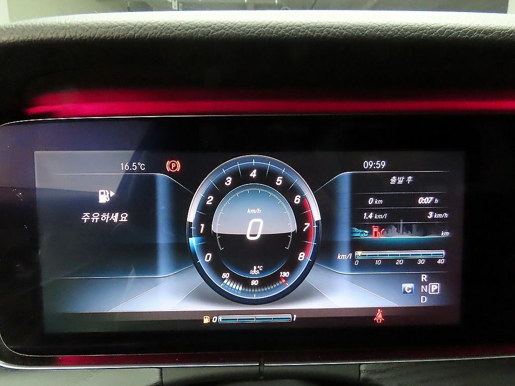 벤츠 E 클래스 E-클래스 W213 E300 4MATIC 아방가르드 이미지 6