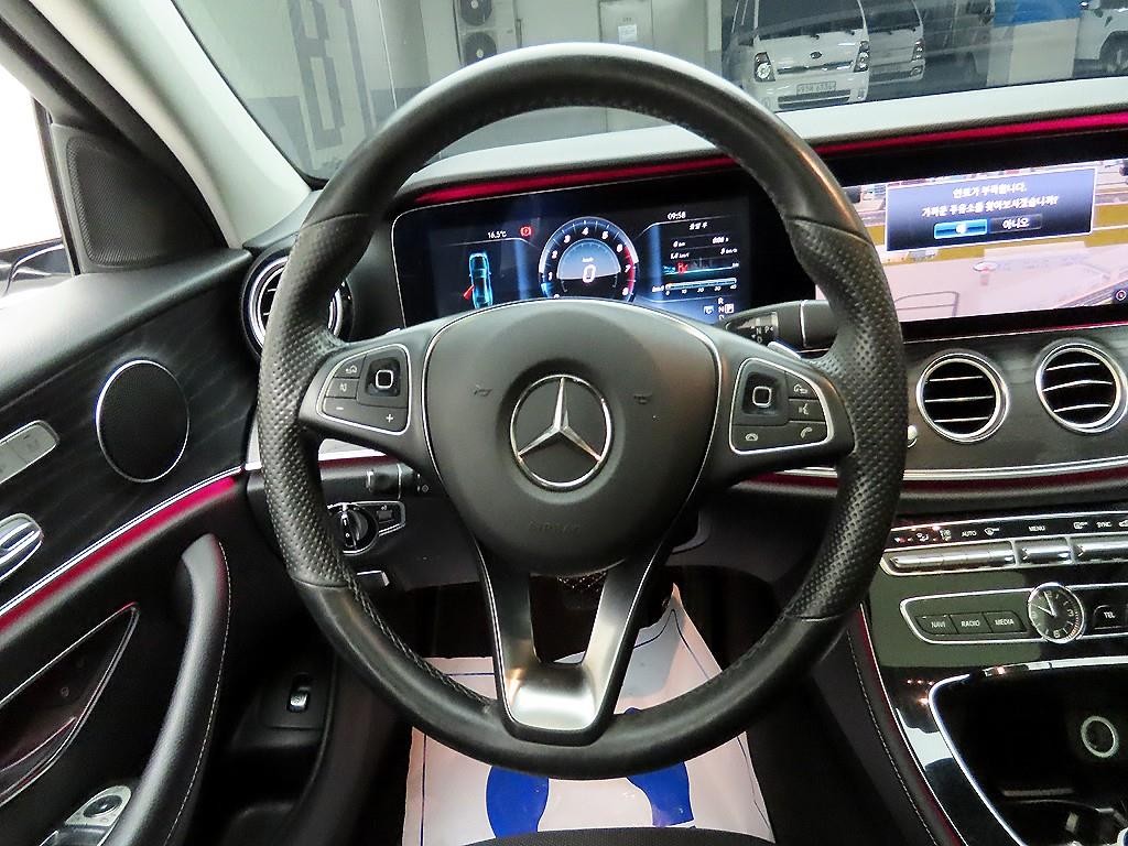 벤츠 E 클래스 E-클래스 W213 E300 4MATIC 아방가르드 이미지 7