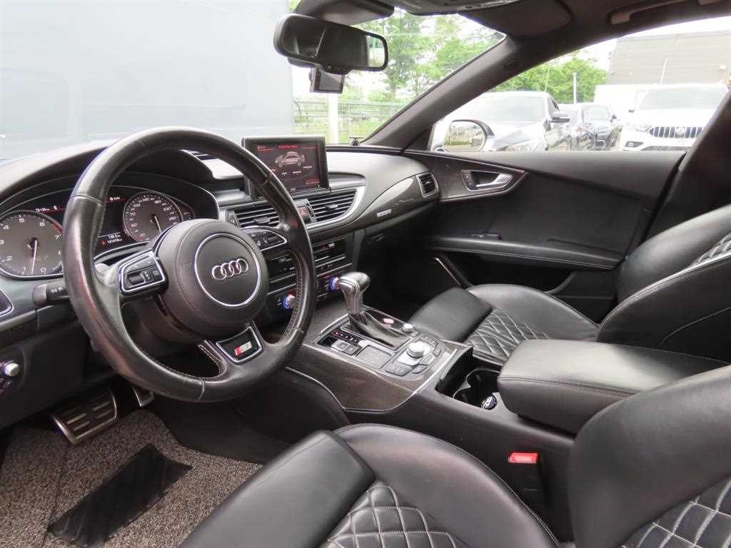 아우디 S7 4.0 TFSI  콰트로 이미지 16