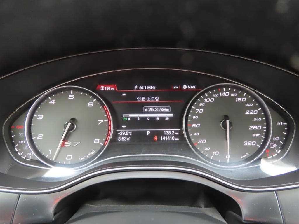 아우디 S7 4.0 TFSI  콰트로 이미지 9