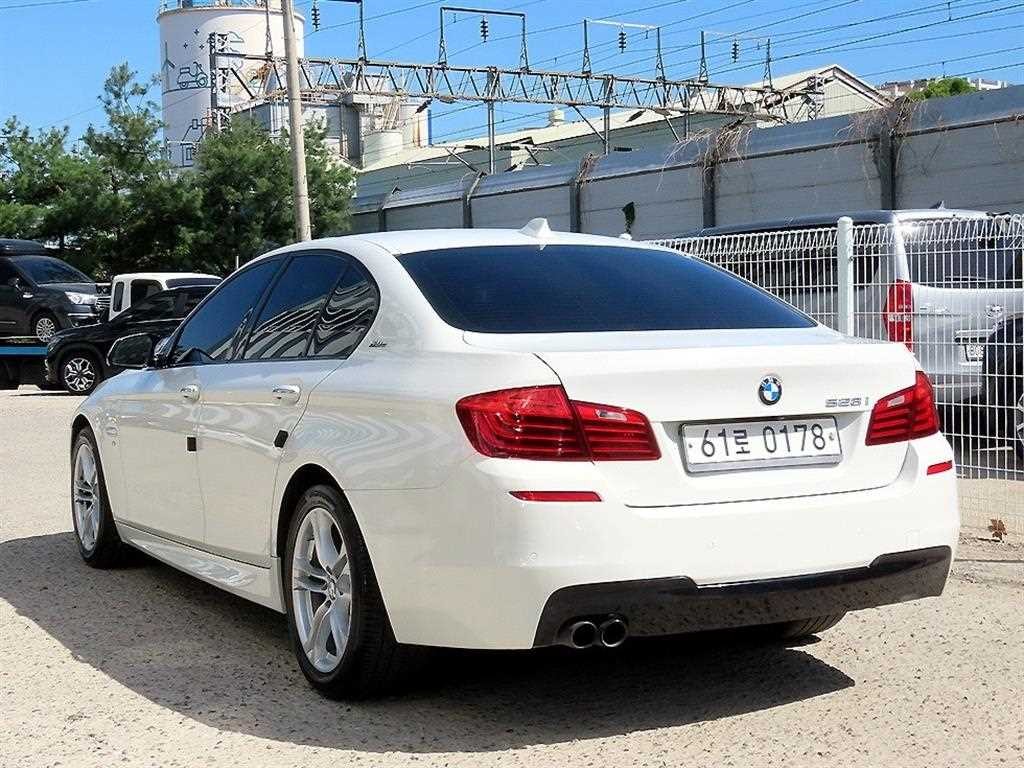 BMW 5시리즈 5시리즈 (F10) 528i M 에어로 다이나믹 이미지 3