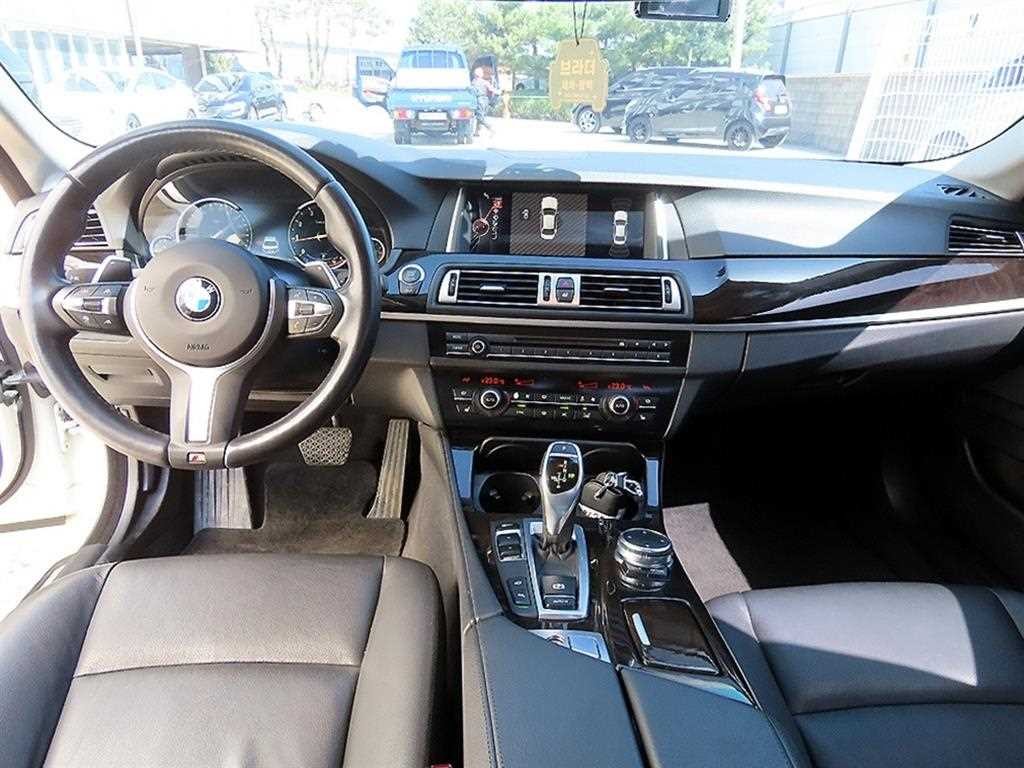 BMW 5시리즈 5시리즈 (F10) 528i M 에어로 다이나믹 이미지 7