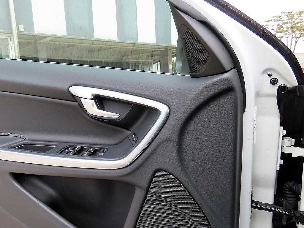 볼보 S60 뉴S60 D2 이미지 11