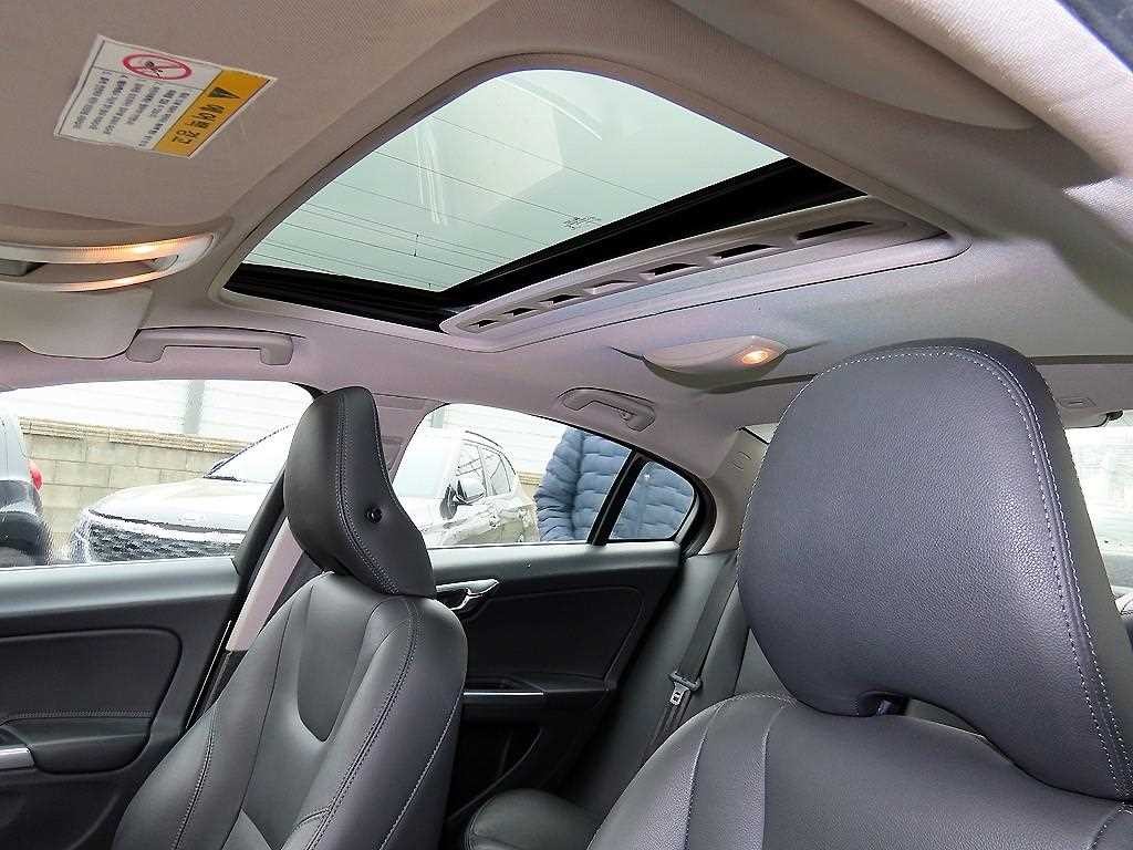 볼보 S60 뉴S60 D2 이미지 18