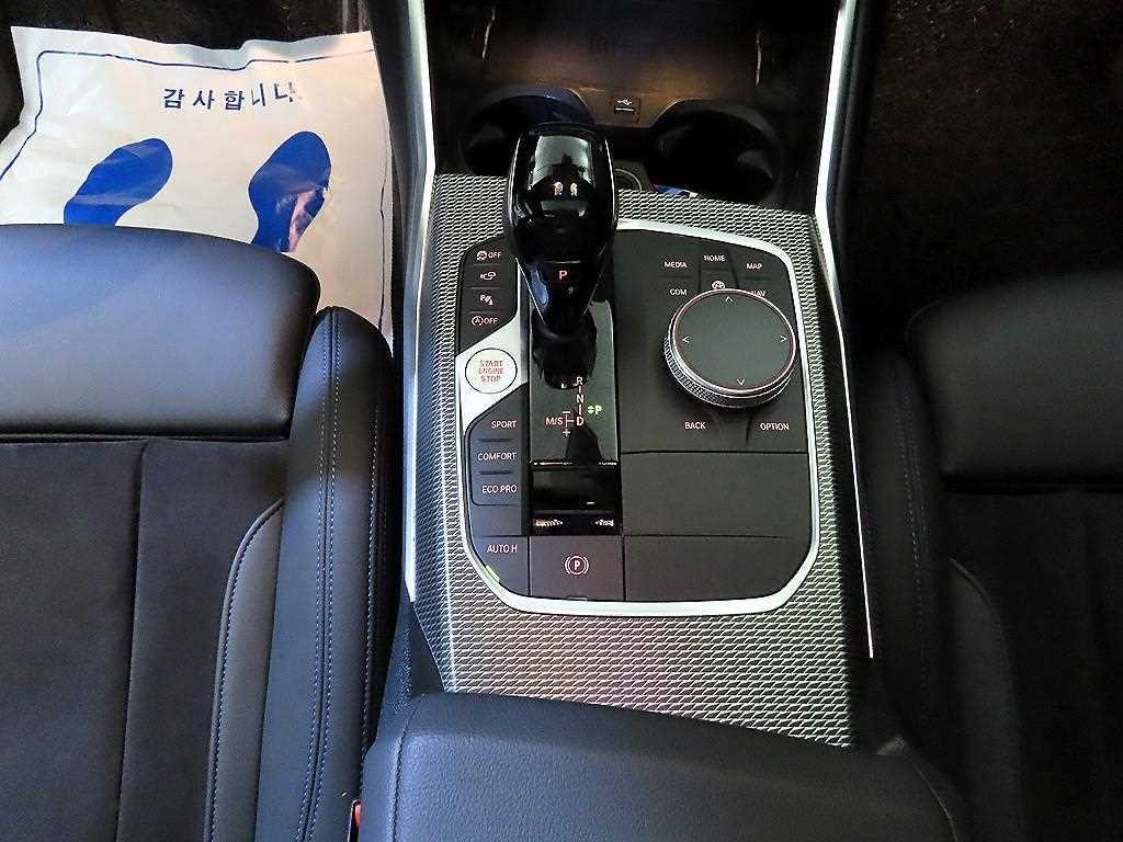 BMW 3시리즈 3시리즈 (G20) 320i M 스포츠 이미지 12