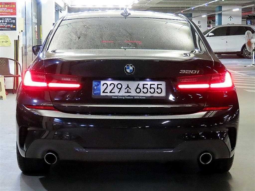 BMW 3시리즈 3시리즈 (G20) 320i M 스포츠 이미지 5