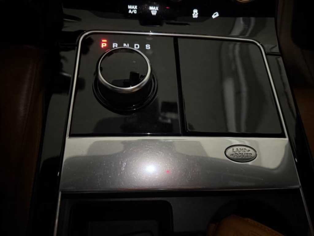 랜드로버 레인지로버 벨라 3.0 D300 R-다이나믹 HSE 이미지 15