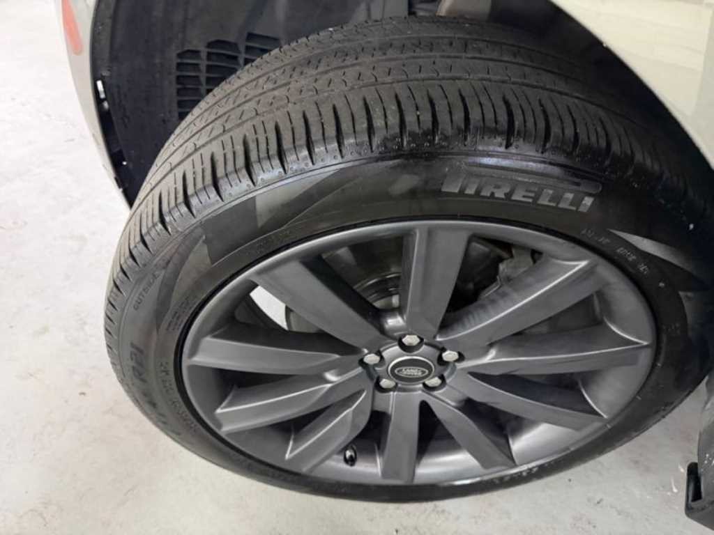 랜드로버 레인지로버 벨라 3.0 D300 R-다이나믹 HSE 이미지 20