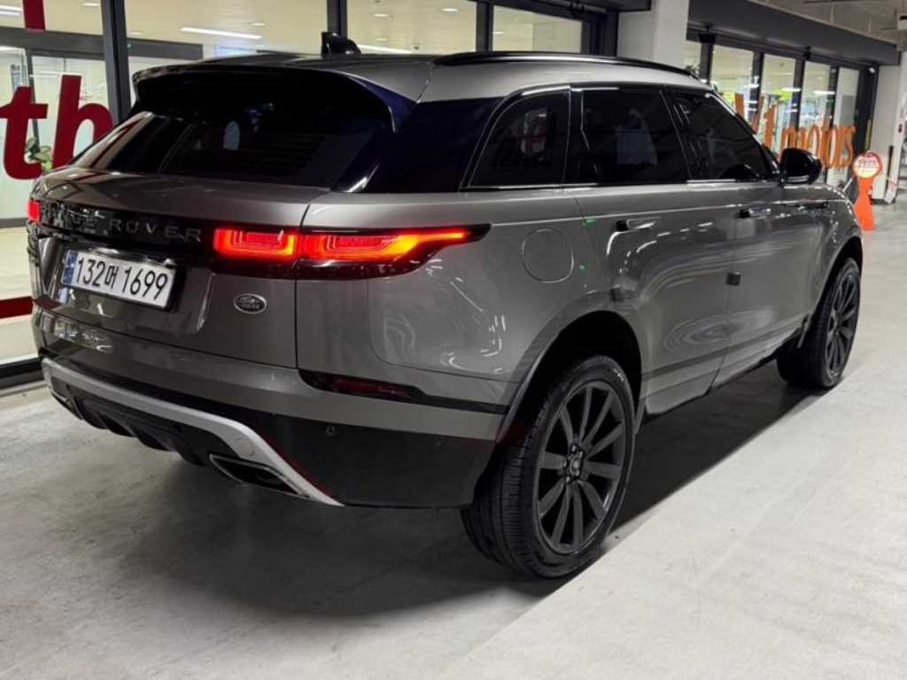 랜드로버 레인지로버 벨라 3.0 D300 R-다이나믹 HSE 이미지 4