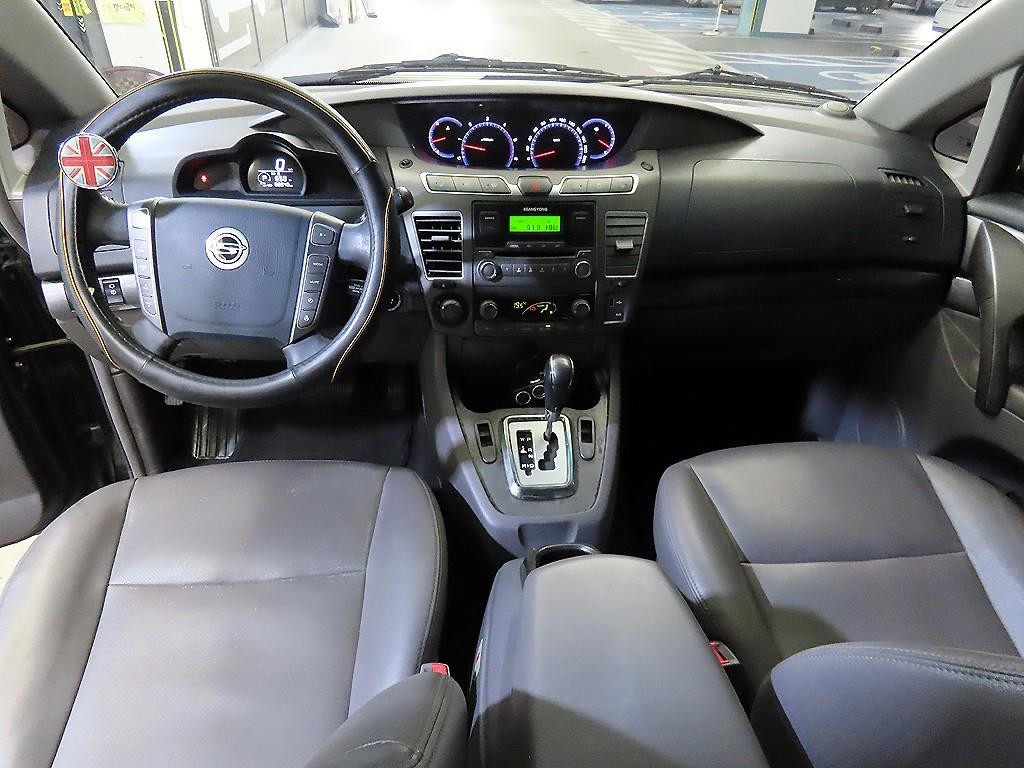 KG모빌리티(쌍용) 코란도 코란도투리스모 2WD GT 9인승 이미지 11